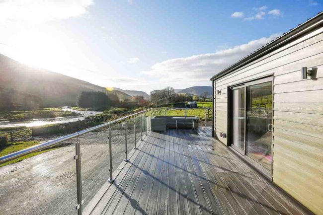 Log Cabin Accomodation, Peebles, Scotland – Castlehill Farm1